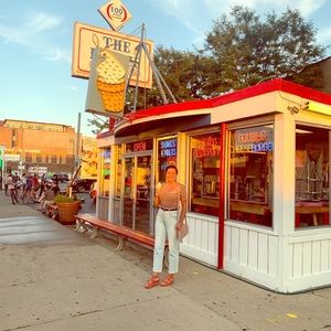 Meet your Posher, Abigail